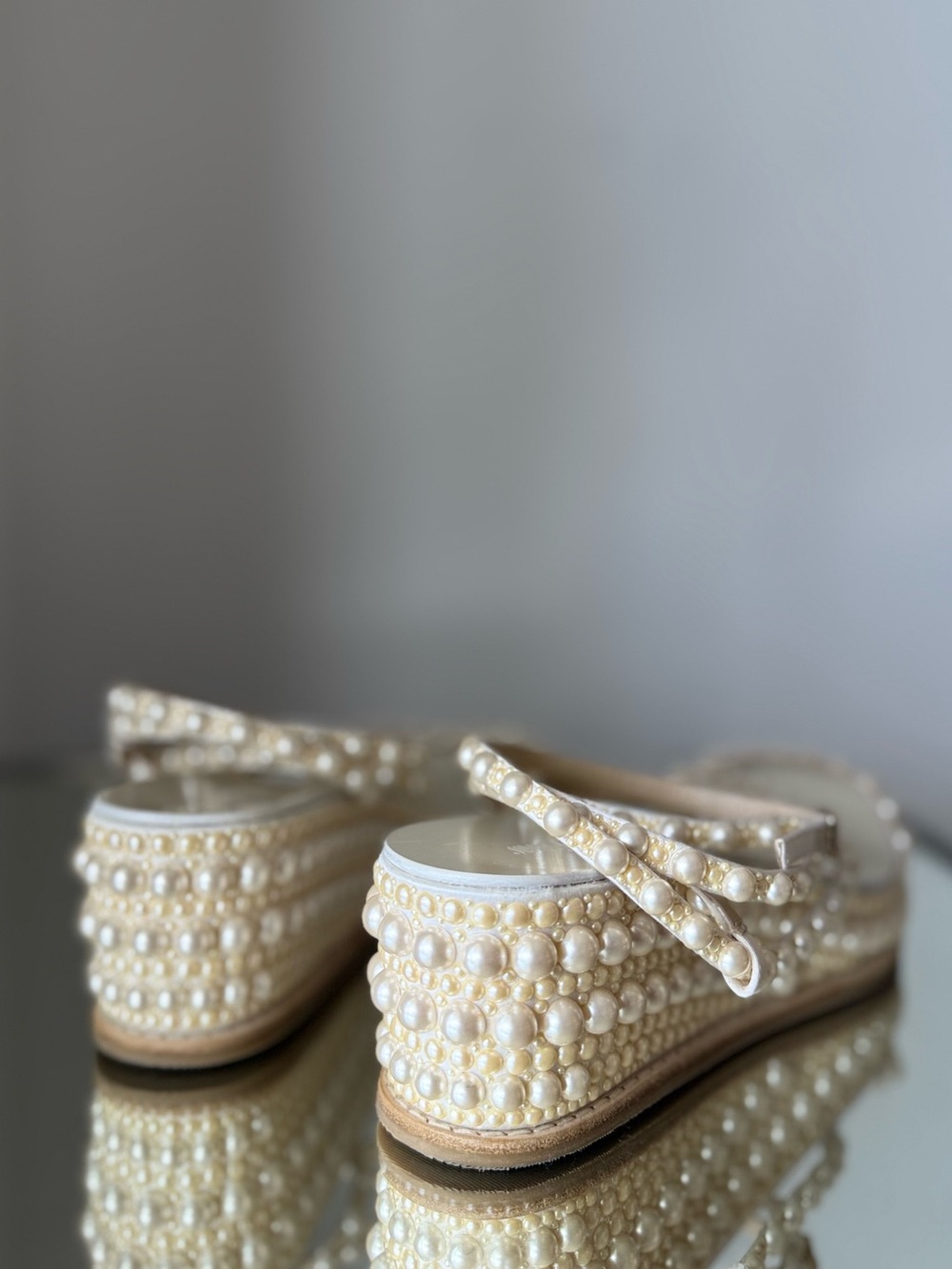 Jimmy Choo Drive Pearl-embellished Leather Espadrille Wedge Sandals 
$1,525 39.5 - Picture 11 of 15